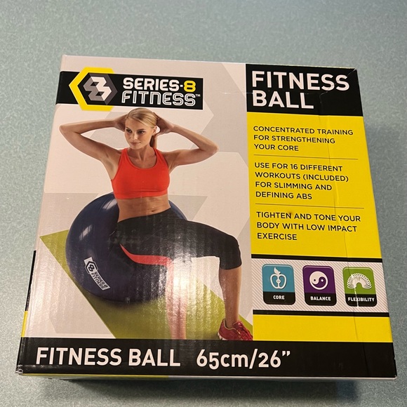 Workout Equipment Bundle: plank board, balancing disc and 26” fitness ball - Picture 8 of 11